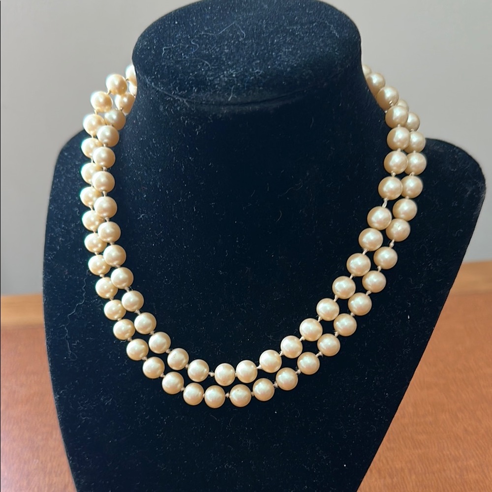 Elegant Vintage‎ Cream Pearl Necklace